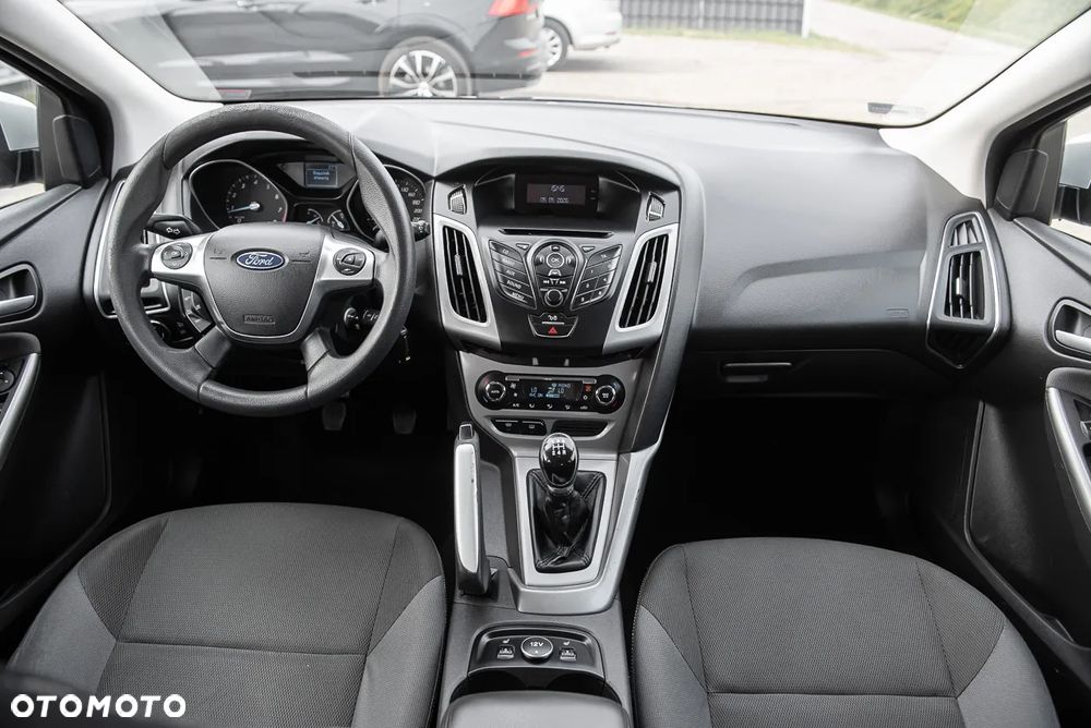 Ford Focus 1.6 EcoBoost Trend - 24