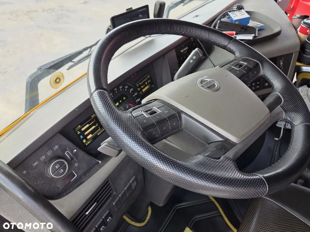 Volvo FH16 750KM 8x4 zwolnice - 9