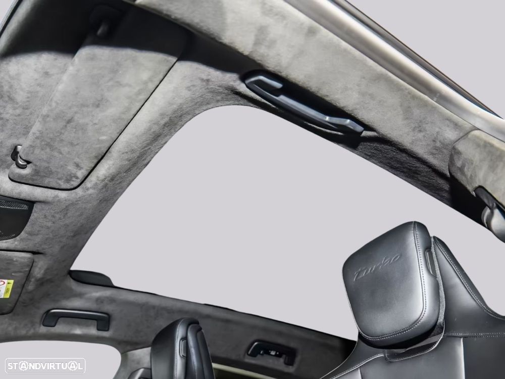 Porsche Taycan Cross Turismo - 19