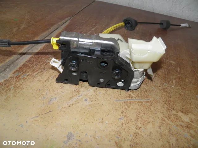 ZAMEK DRZWI AUDI A4 A5 Q5 LEWY PRZÓD 8J1837015C 7-pin - 6