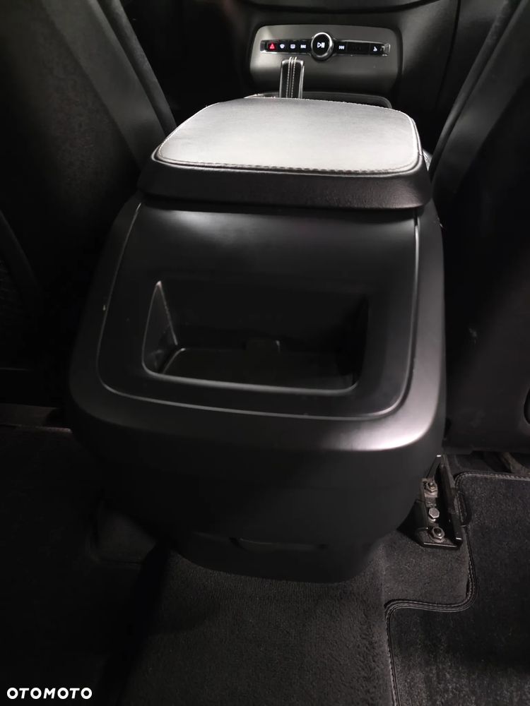 Volvo XC 90 B5 D AWD Geartronic RDesign - 24