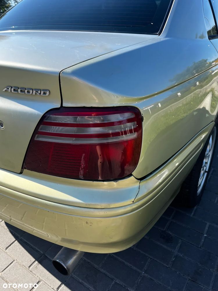 Honda Accord 1.8i S - 6