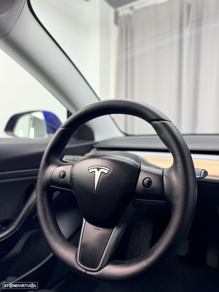 Tesla Model 3 Long-Range Dual Motor AWD - 16