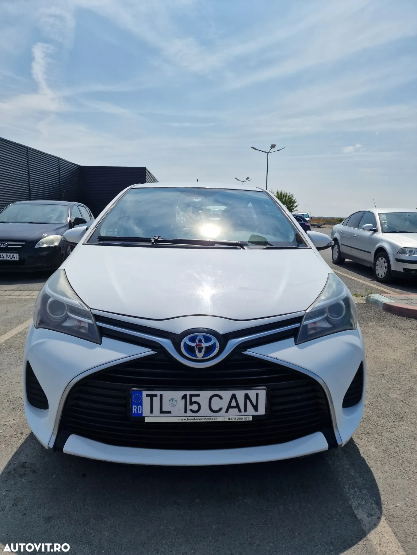 Toyota Yaris 1.5 VVT-i HSD Terra - 2