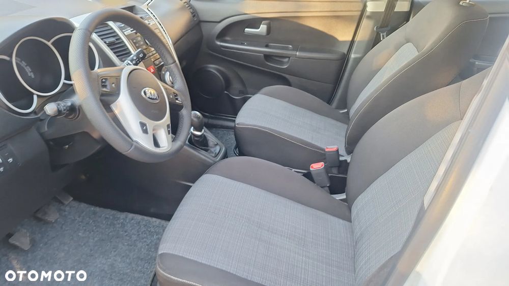 Kia Venga 1.4 CVVT Attract - 15