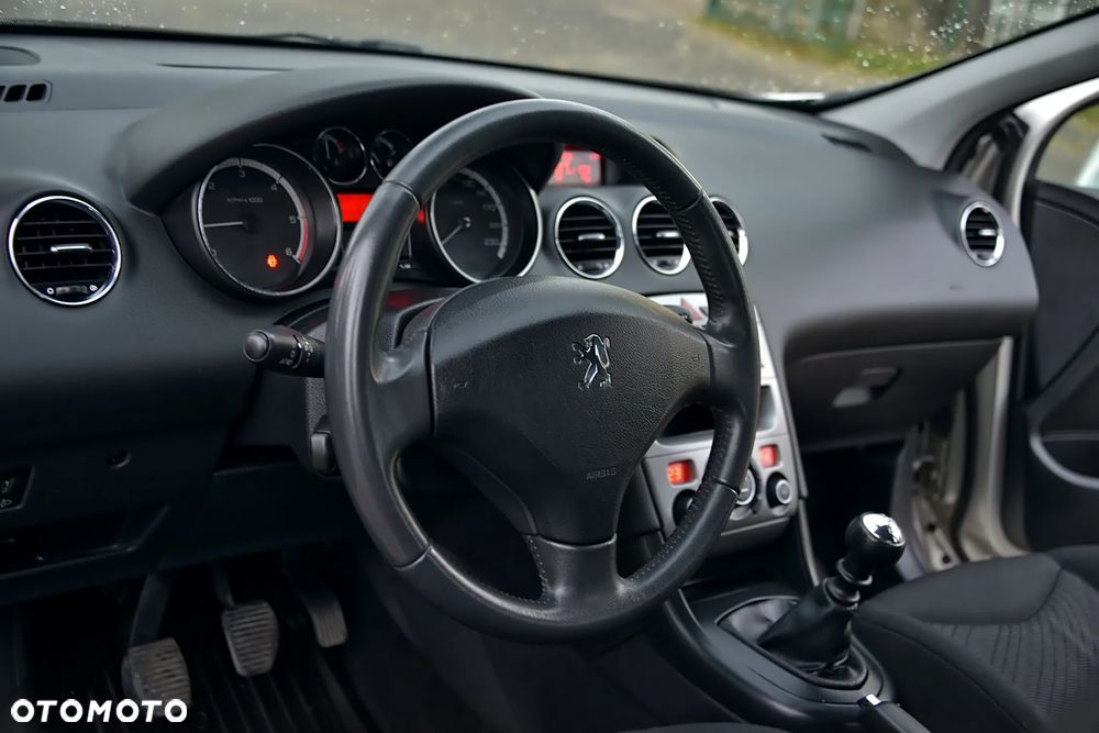 Peugeot 308 - 24