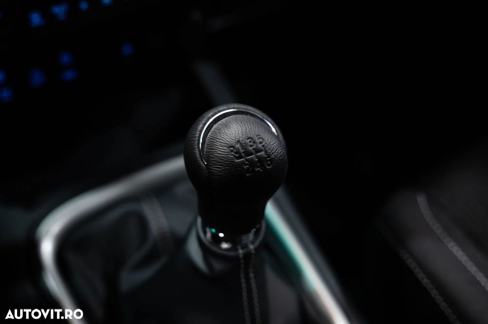 Toyota Hilux - 16