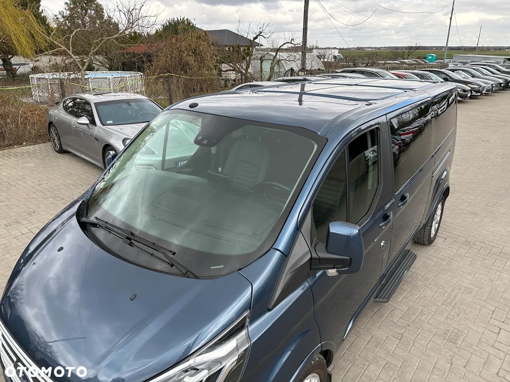 Ford Tourneo Custom - 35
