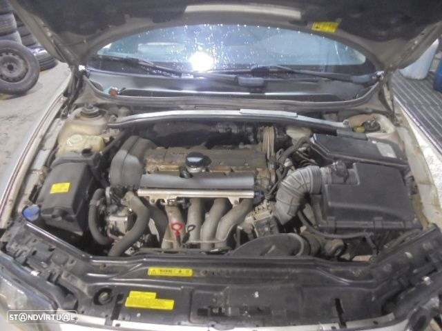 Carro MOT: B5244S2  VOLVO S60 2001 2.4I 140CV 4P BRANCO GASOLINA - 2