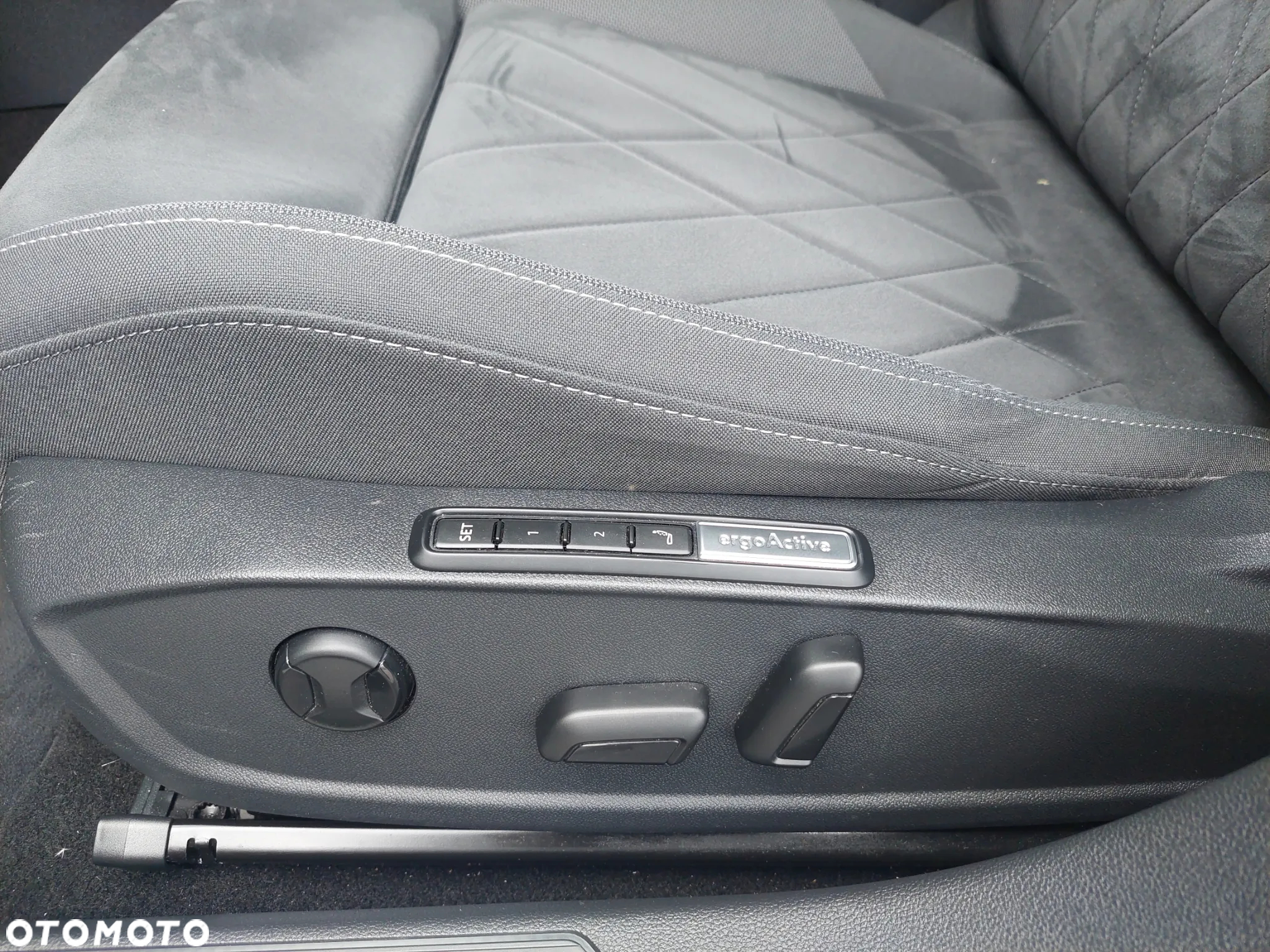 Volkswagen Golf VIII 1.5 TSI Style - 27