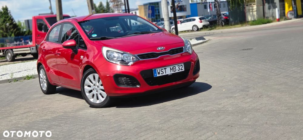 Kia Rio 1.2 Fifa World Cup Edition - 24
