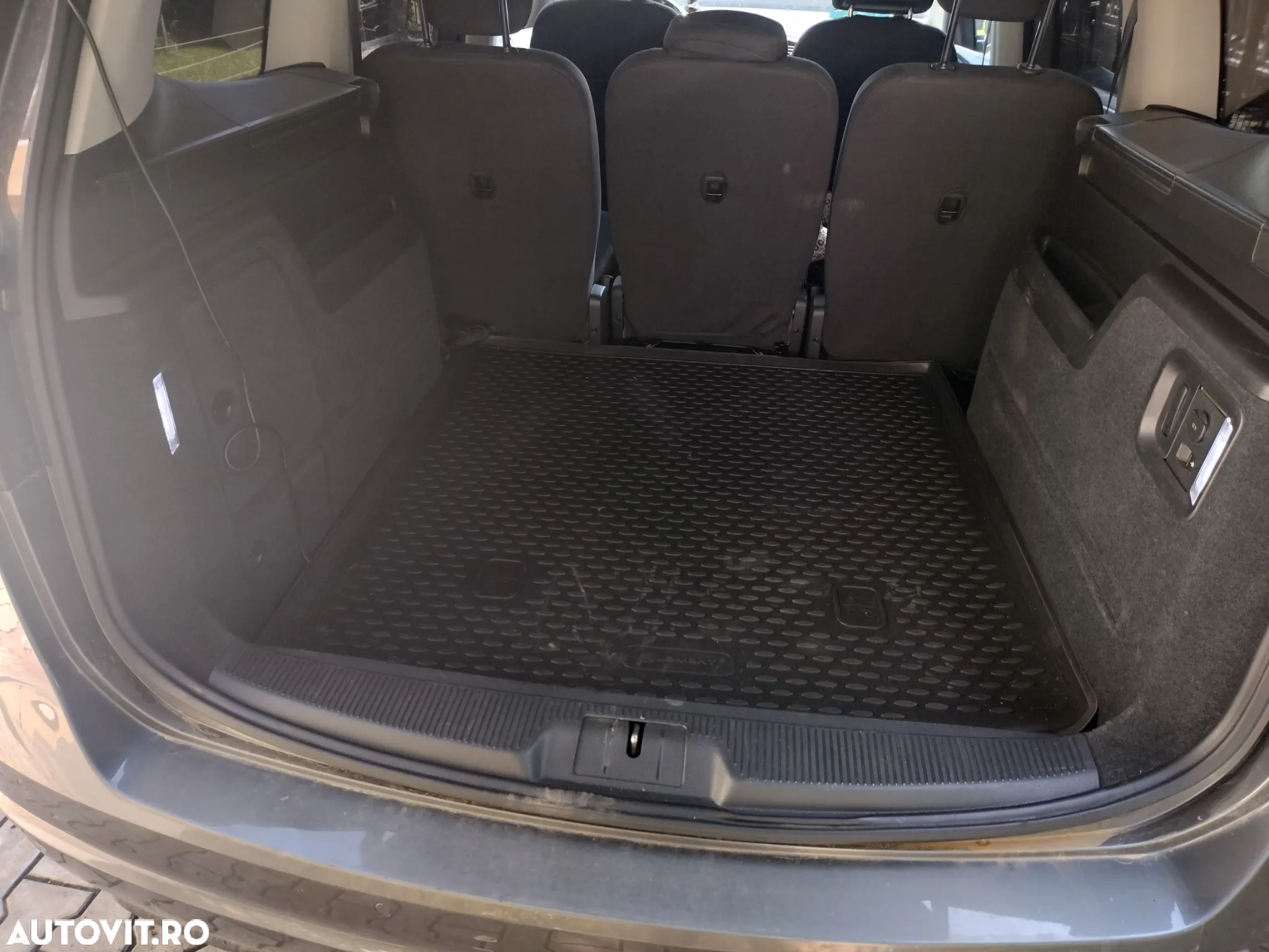 Volkswagen Sharan 2.0 TDI DSG (BlueMotion Technology) Comfortline - 10