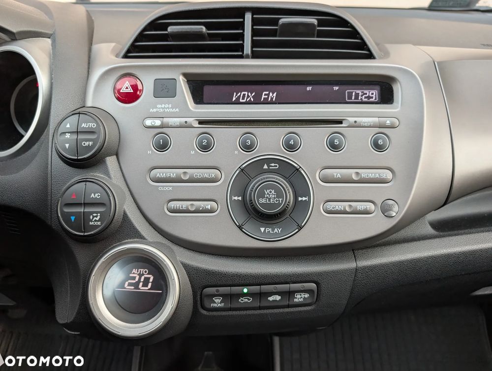 Honda Jazz 1.4 Executive - 26