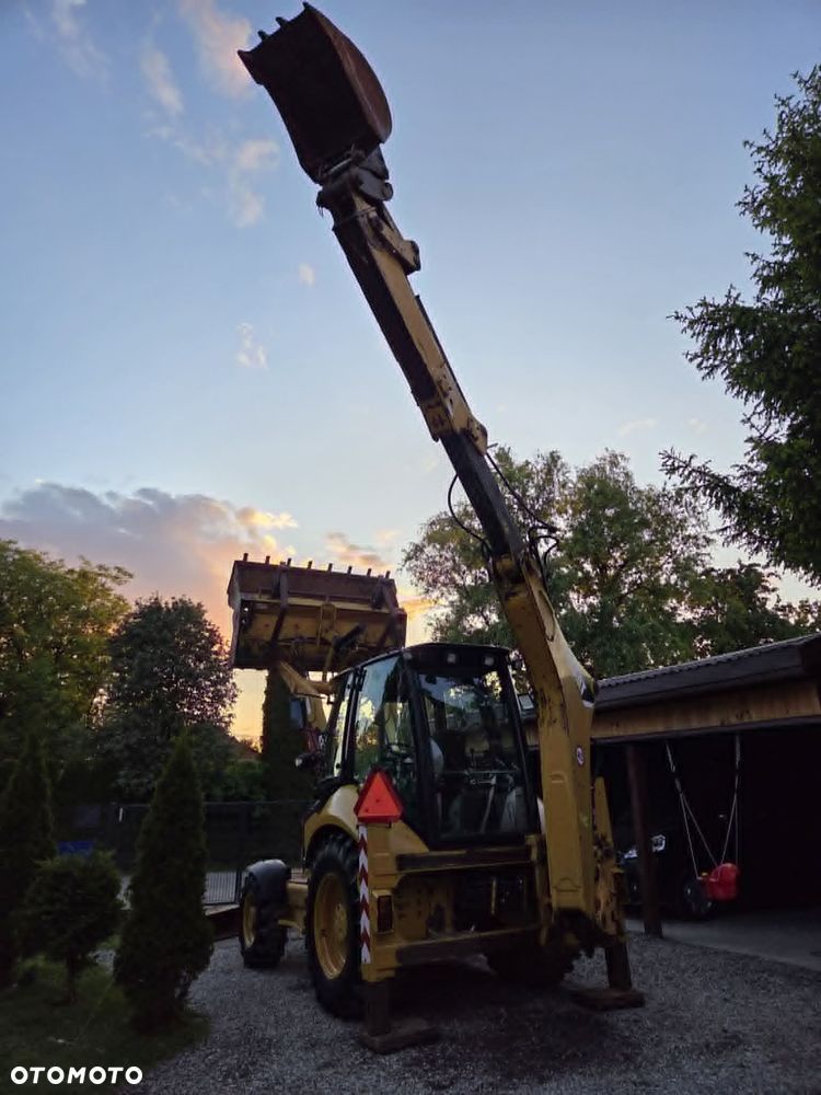 Caterpillar CAT 422E - 13