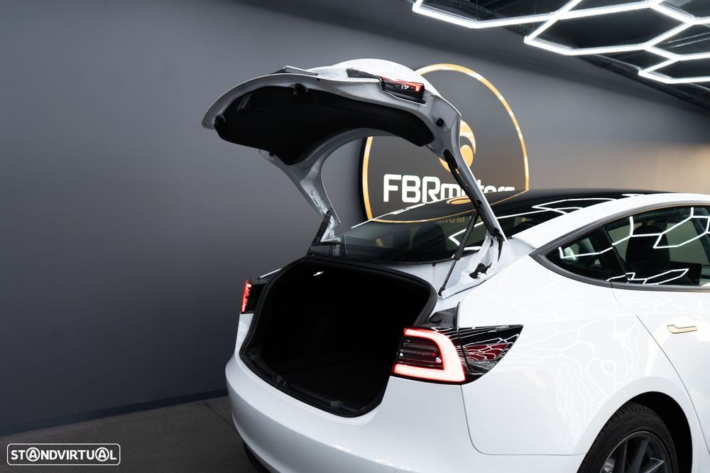 Tesla Model 3 Long-Range Dual Motor AWD - 17