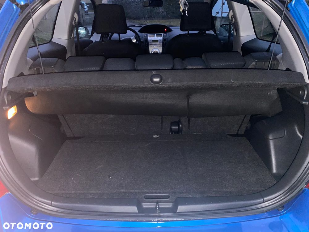Toyota Yaris 1.0 VVT-i - 9