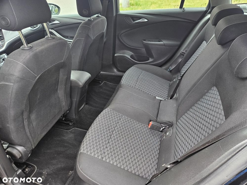 Opel Astra 1.4 Turbo Start/Stop Business - 9