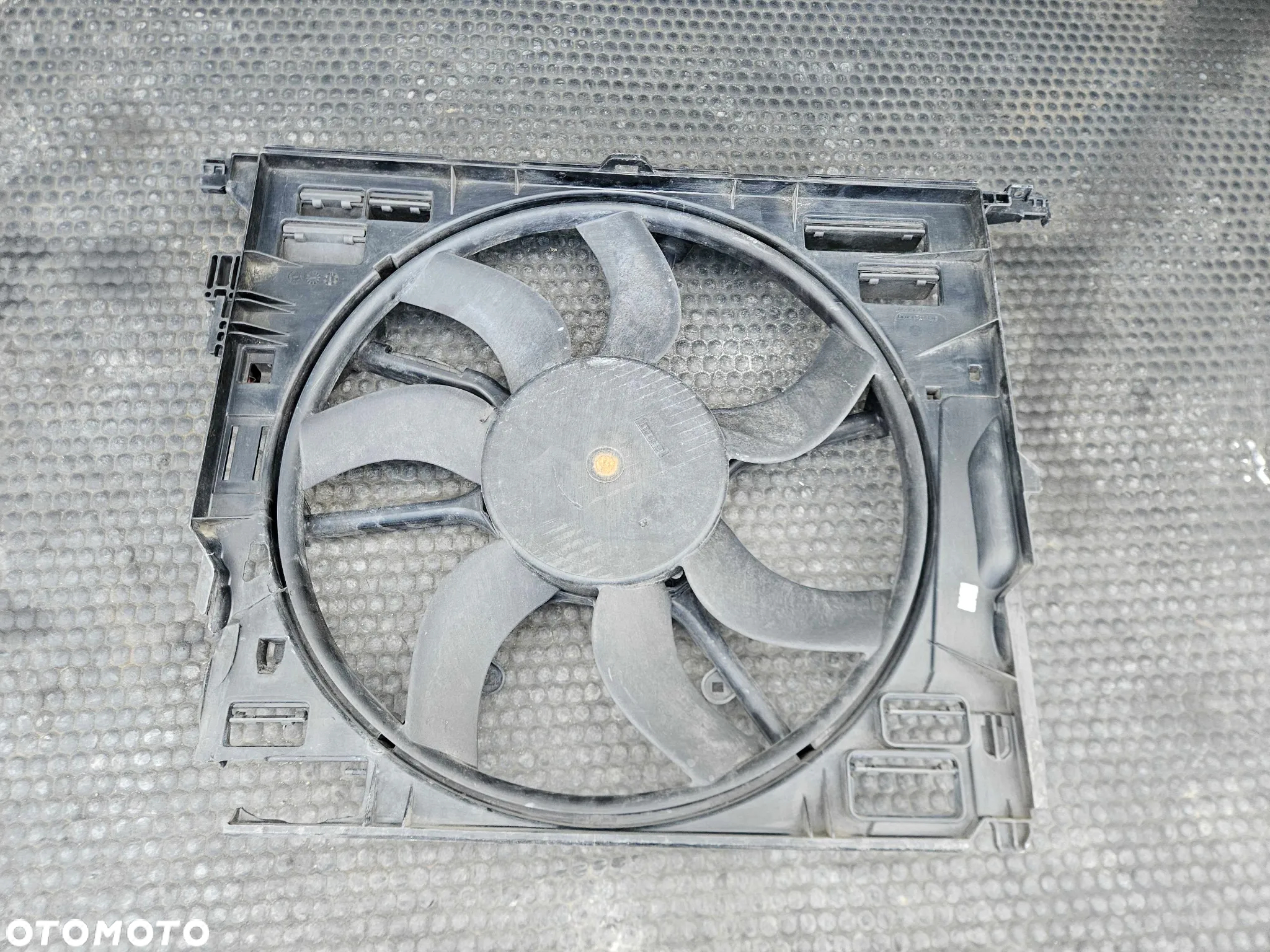 Obudowa Wentylator Wiatrak Chlodnicy 3.0 D BMW 5 F10 F11 - 21