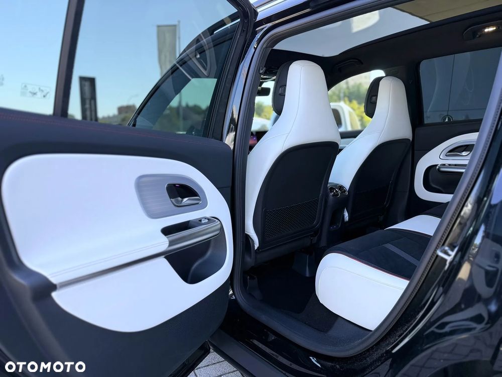 Mercedes-Benz GLB - 31