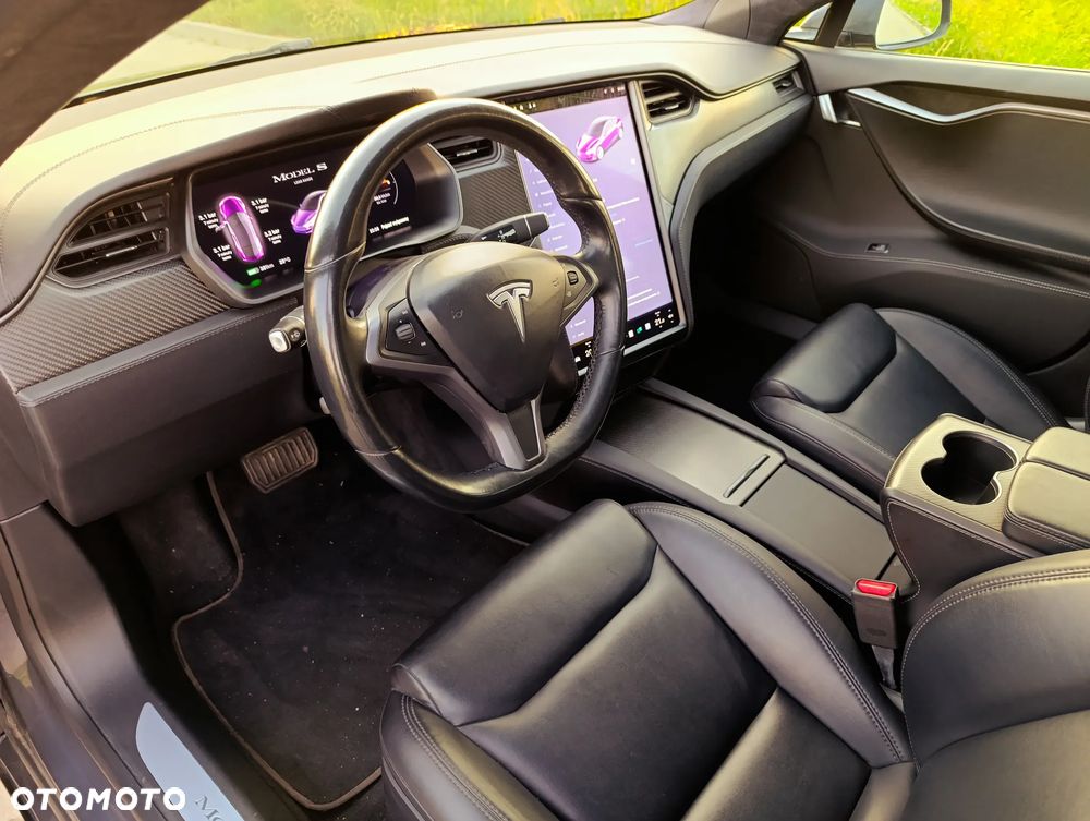 Tesla Model S - 20