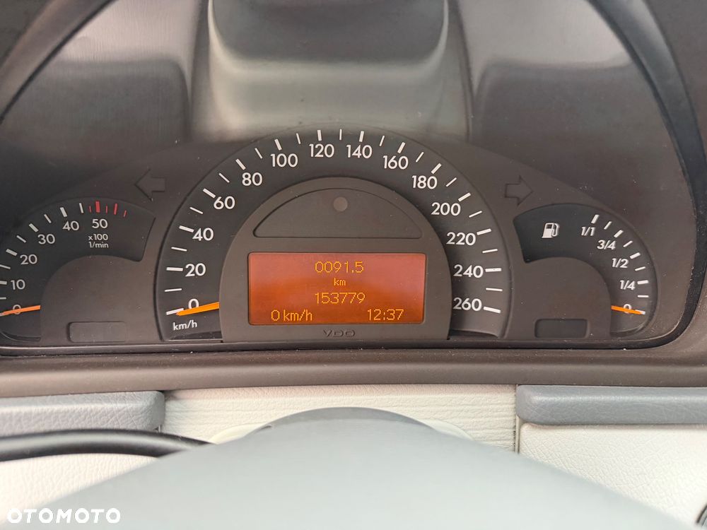 Mercedes-Benz Klasa C 220 T CDI Avantgarde - 31