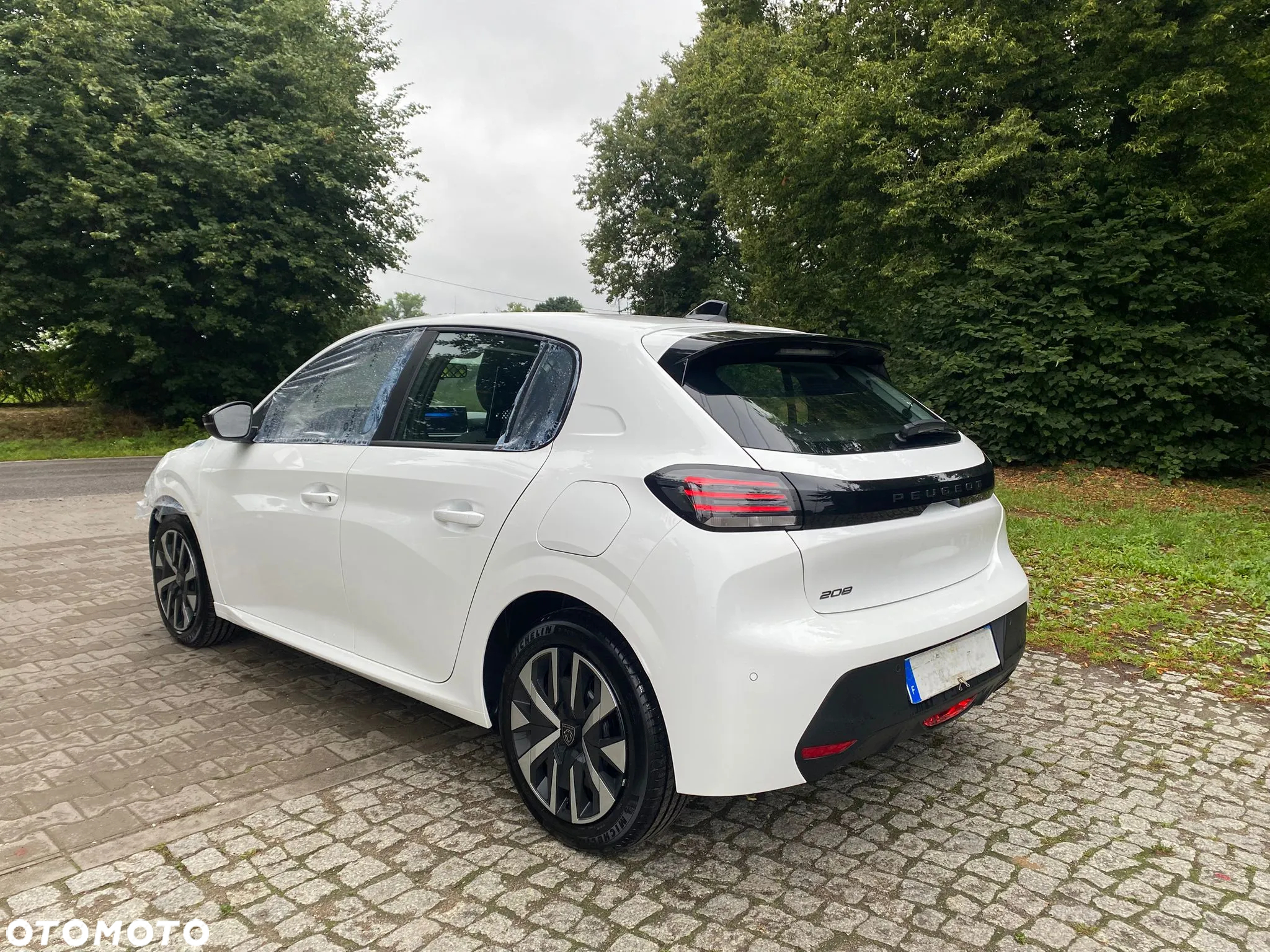 Peugeot 208 1.2 PureTech Active Pack S&S EAT8 - 10