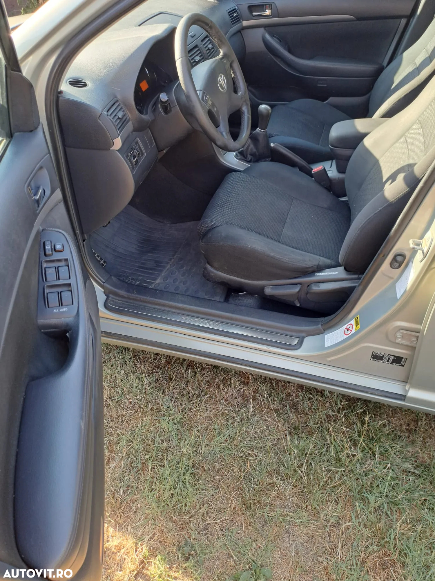 Toyota Avensis 1.6 Comfort - 7