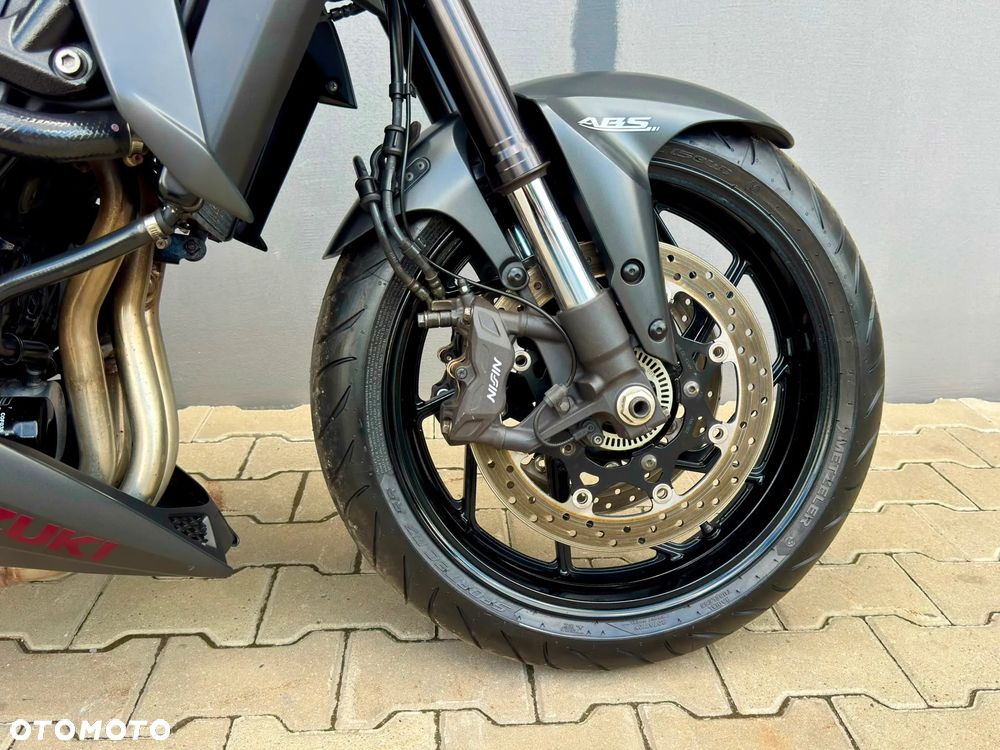 Suzuki GSX - 14