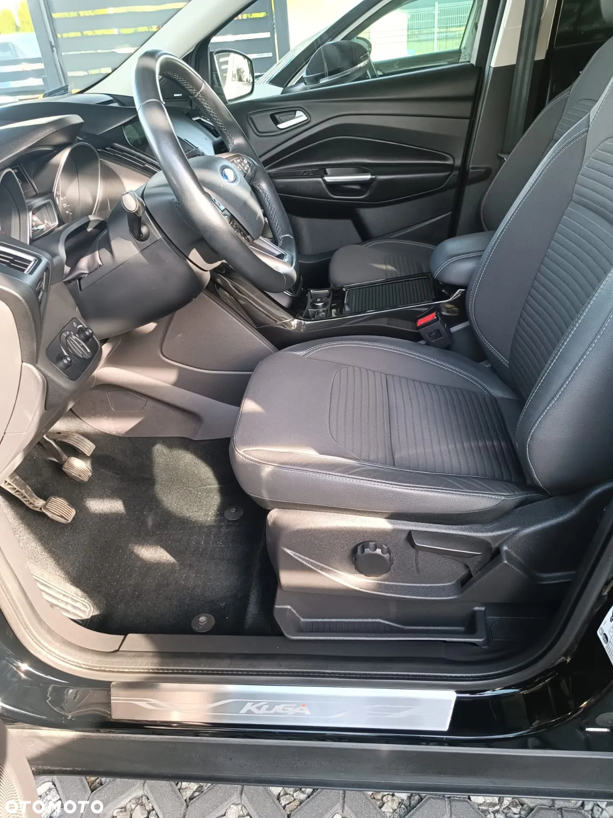 Ford Kuga 1.5 EcoBoost FWD Titanium ASS MMT6 - 27