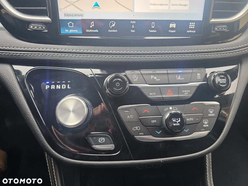 Chrysler Pacifica - 26