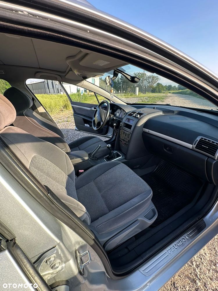 Peugeot 407 - 10
