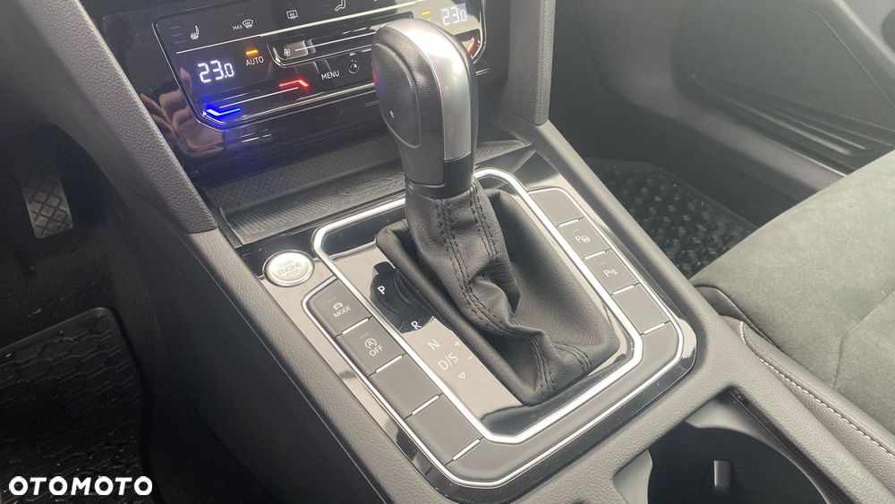 Volkswagen Passat - 19