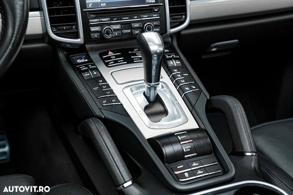 Porsche Cayenne S E-Hybrid Platinum Edition - 36