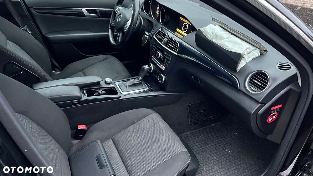 Mercedes-Benz Klasa C 220 T CDI DPF (BlueEFFICIENCY) 7G-TRONIC - 17