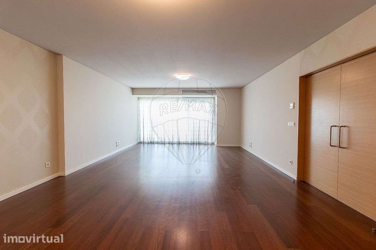 Apartamento T4 para arrendamento - Grande imagem: 4/38
