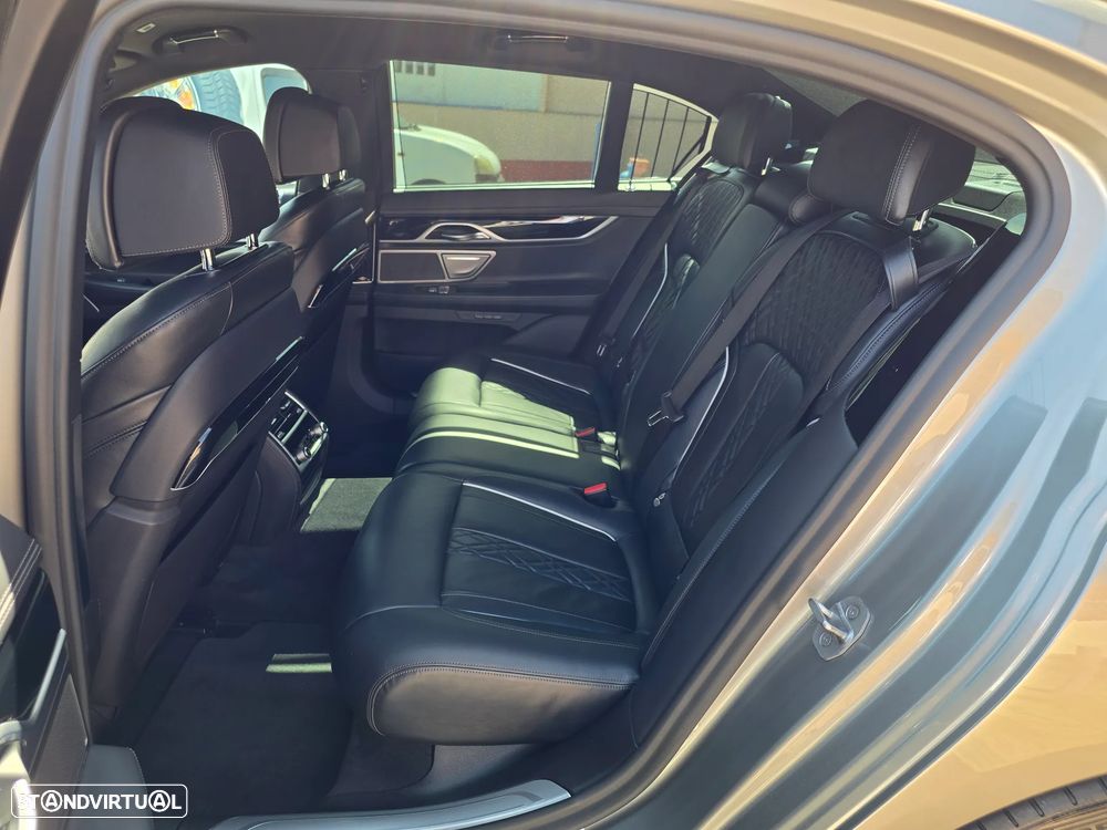 BMW 745 e iPerformance Pack M Auto - 30