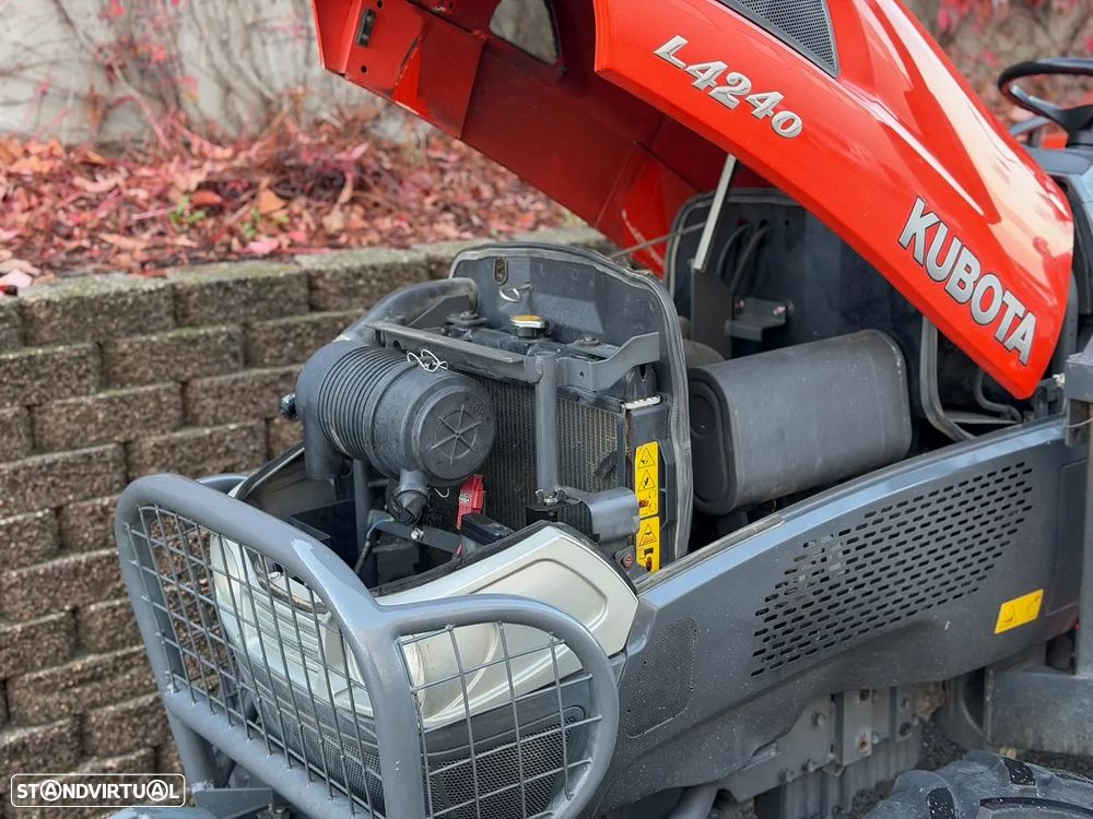 Kubota L4240 4RM - 18