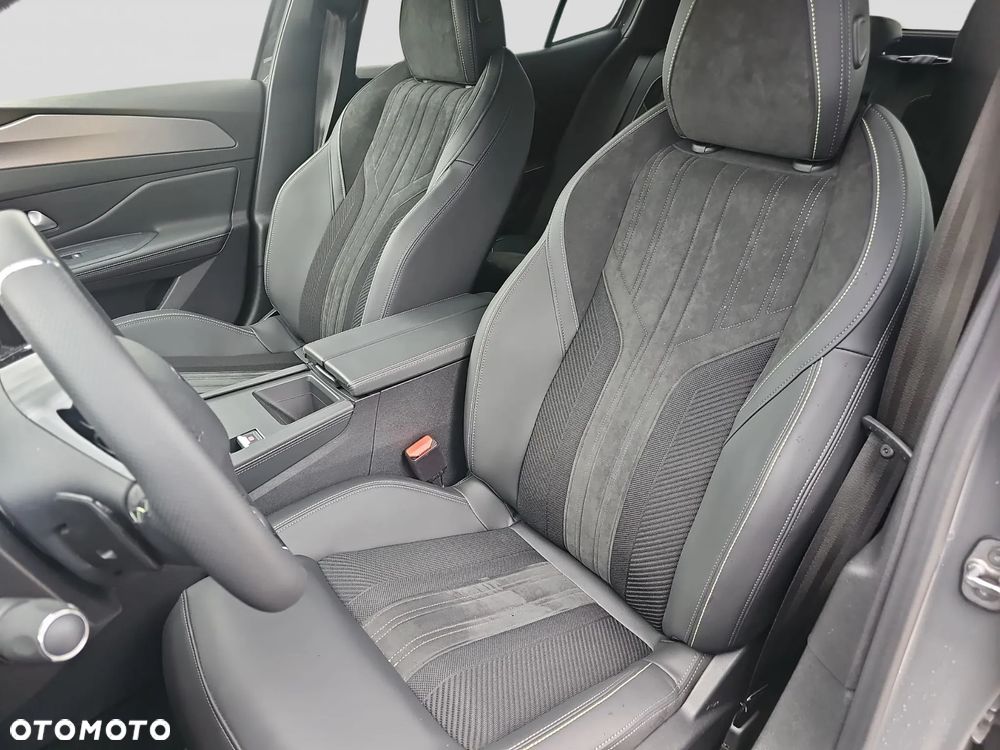 Peugeot 408 - 16