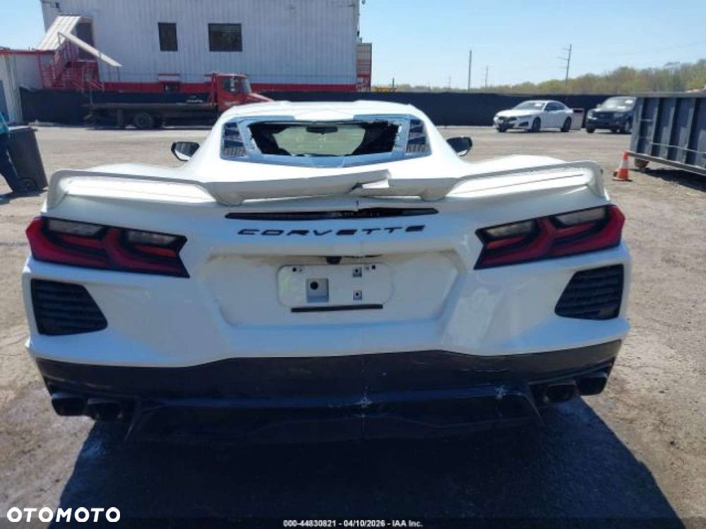 Chevrolet Corvette - 9