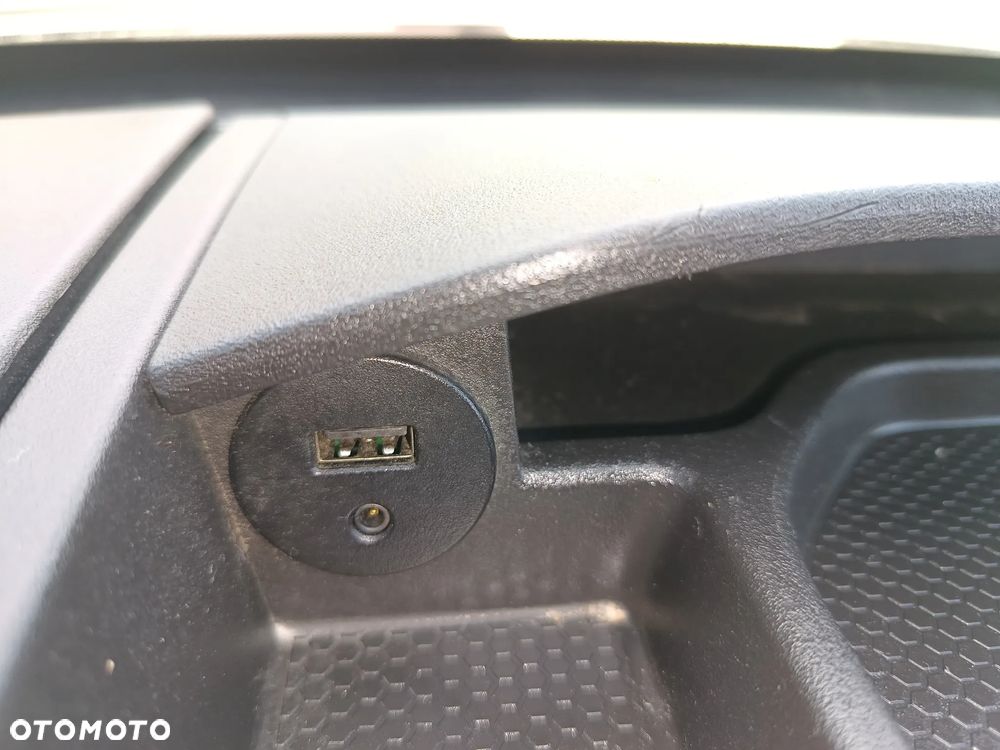 Iveco Daily L1H1 2.3 diesel 116 kM, automat 2019 rok EURO 6! WEBASTO, czujniki parkowania, sprowadzony ze Szwecji- NISKI ORGINALNY PRZEBIEG 146tyś. - 37