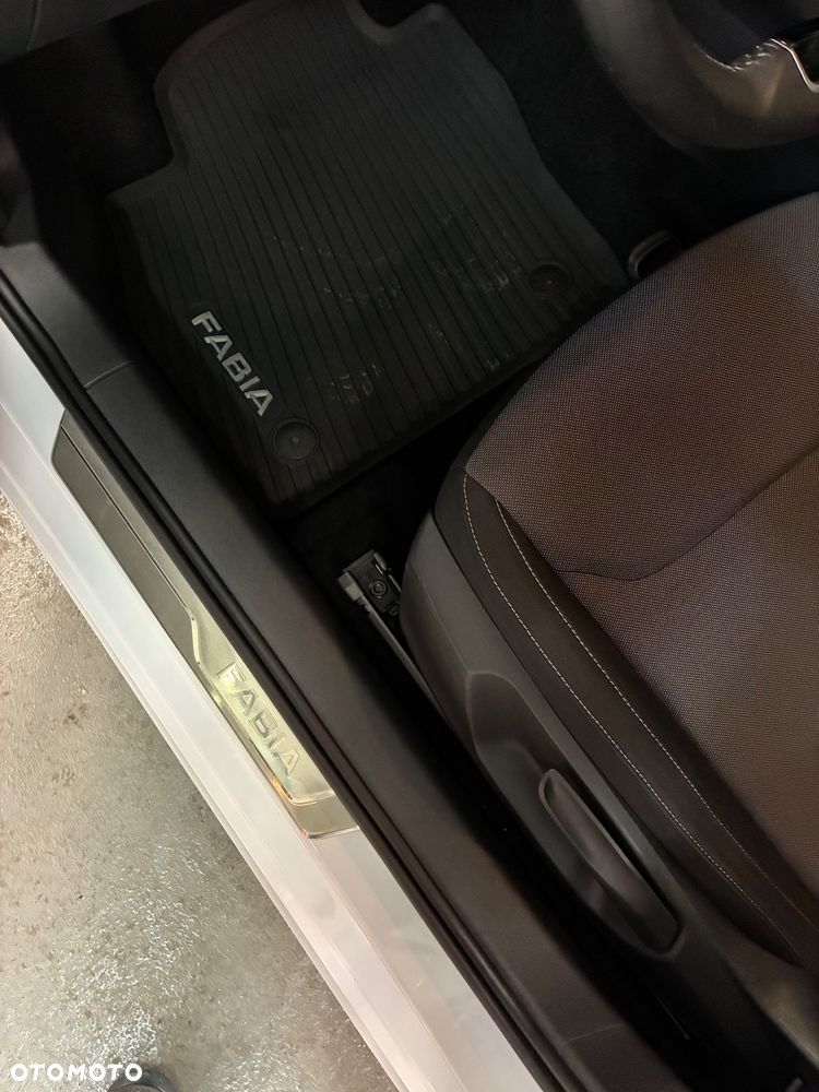 Skoda Fabia - 24
