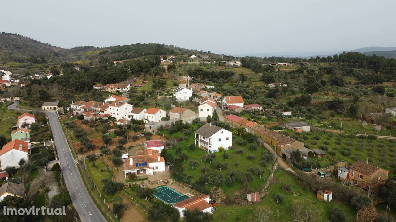 Moradia V3 Isolada c/ Terreno - Capinha - Fundão - Grande imagem: 4/36