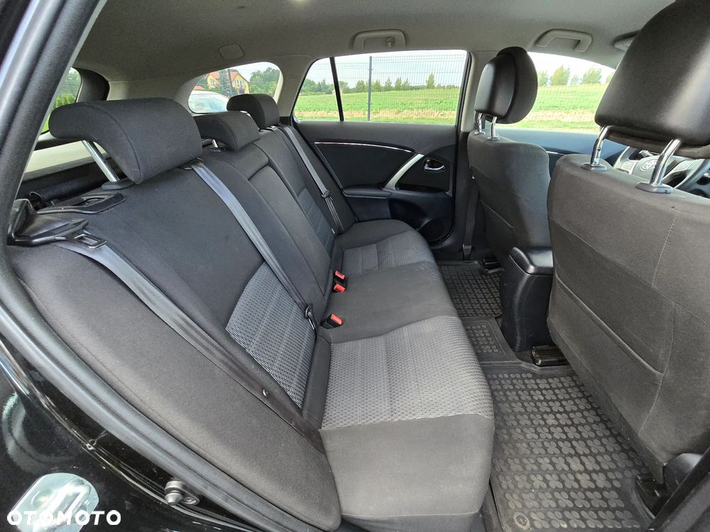 Toyota Avensis 2.0 D-4D Premium - 24