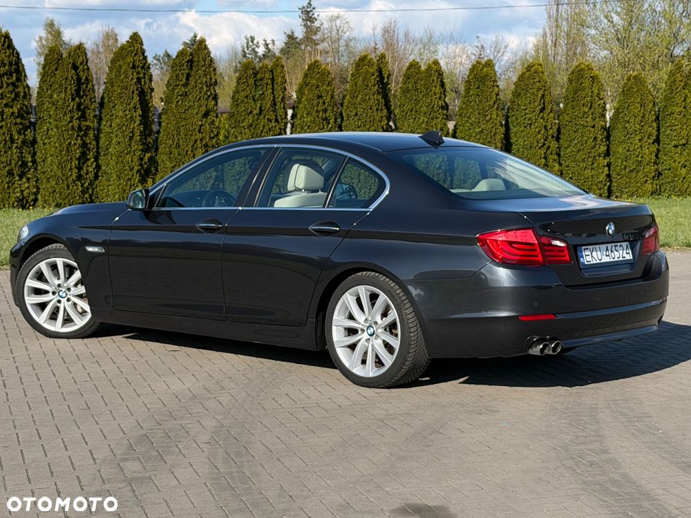 BMW Seria 5 528i Sport-Aut Luxury Line - 13