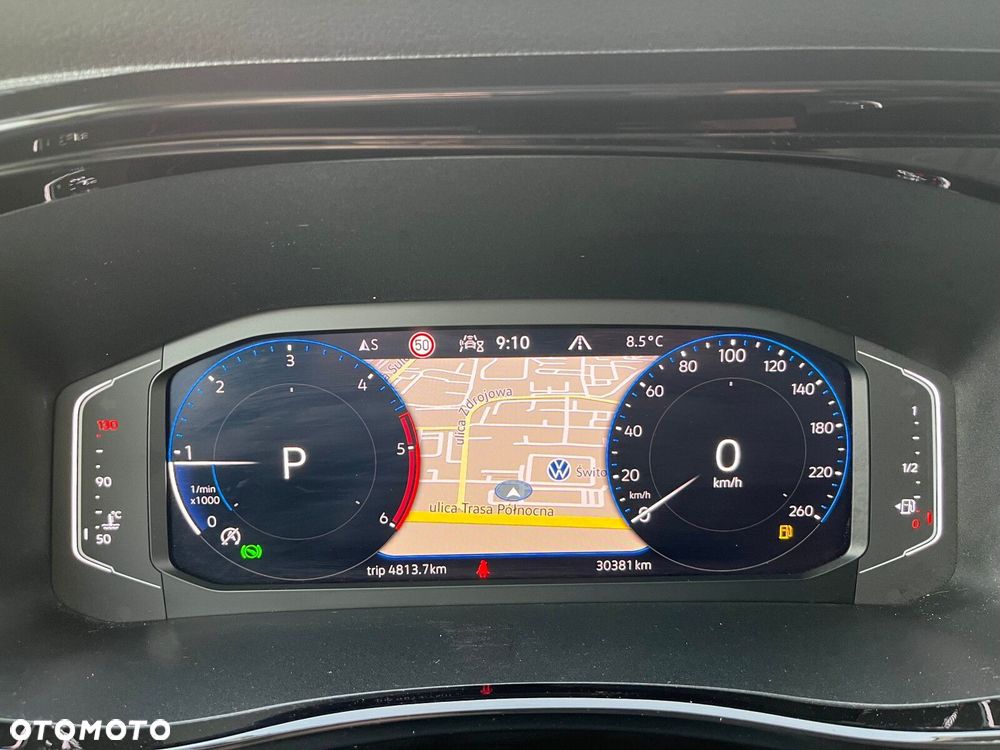 Volkswagen Multivan - 24