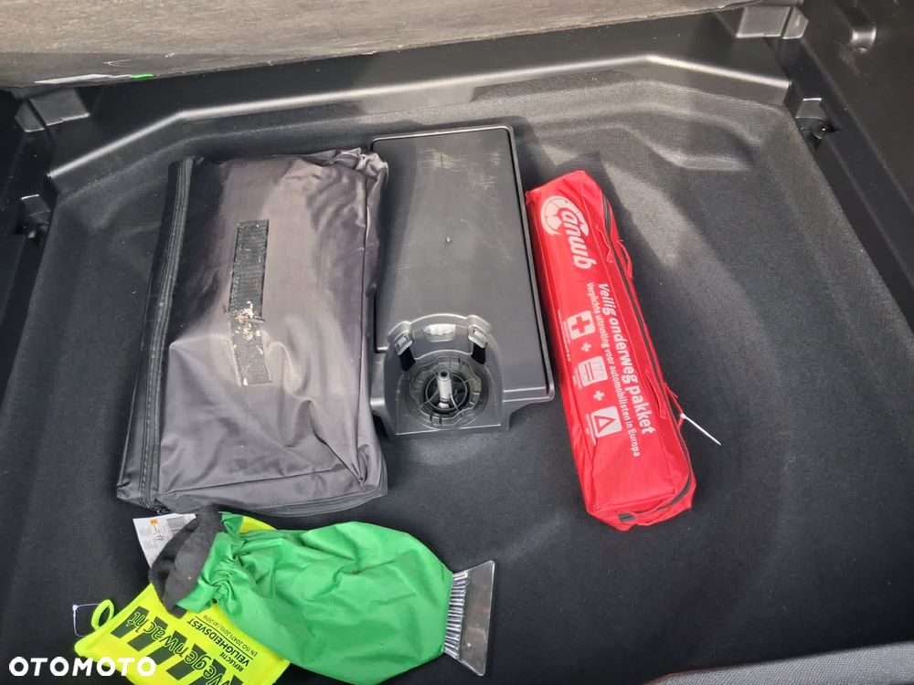 Peugeot 3008 PureTech 130 Stop & Start GPF Allure Business-Paket - 30
