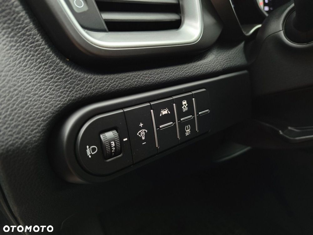 Kia Ceed - 26