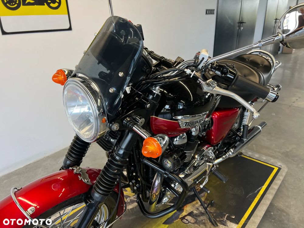 Triumph Bonneville - 7