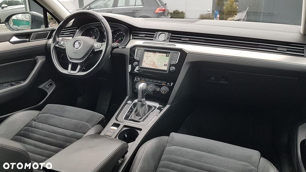 Volkswagen Passat Variant 2.0 TDI SCR DSG Highline - 17