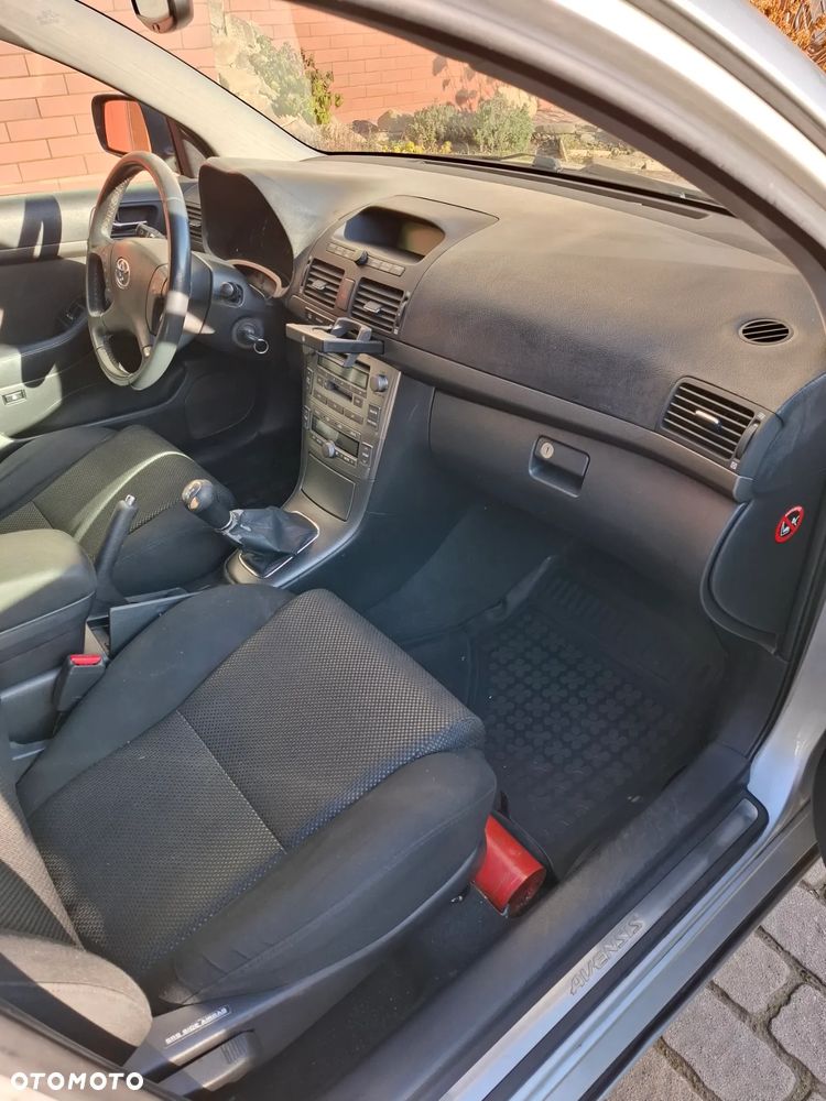 Toyota Avensis 2.0 D-4D Luna - 14